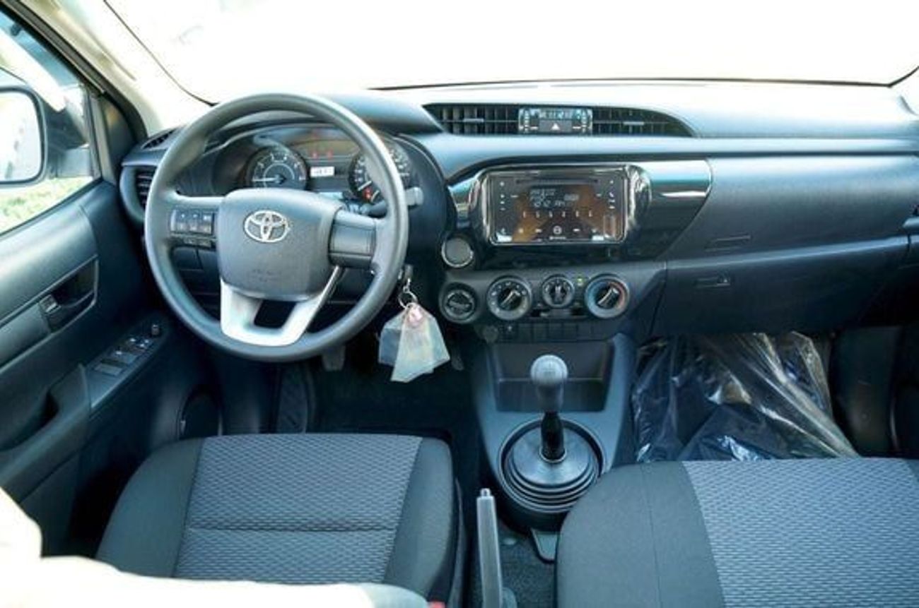 Toyota Hilux TOYOTA HILUX 2.4L DIESEL DOUBLE CABIN 4WD M/T MY 2026