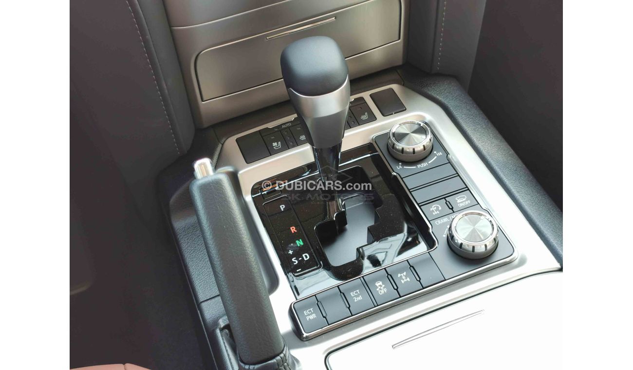Toyota Land Cruiser 4.5L V8 Diesel, 18" Rims, DRL LED Headlights, Front Power Seats, Cool Box, CD-AUX-USB (CODE # VX03)