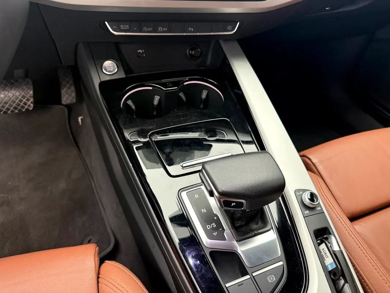 أودي A4 35 TFSI S Line 1.4L S-line - GCC Specs - Like New!