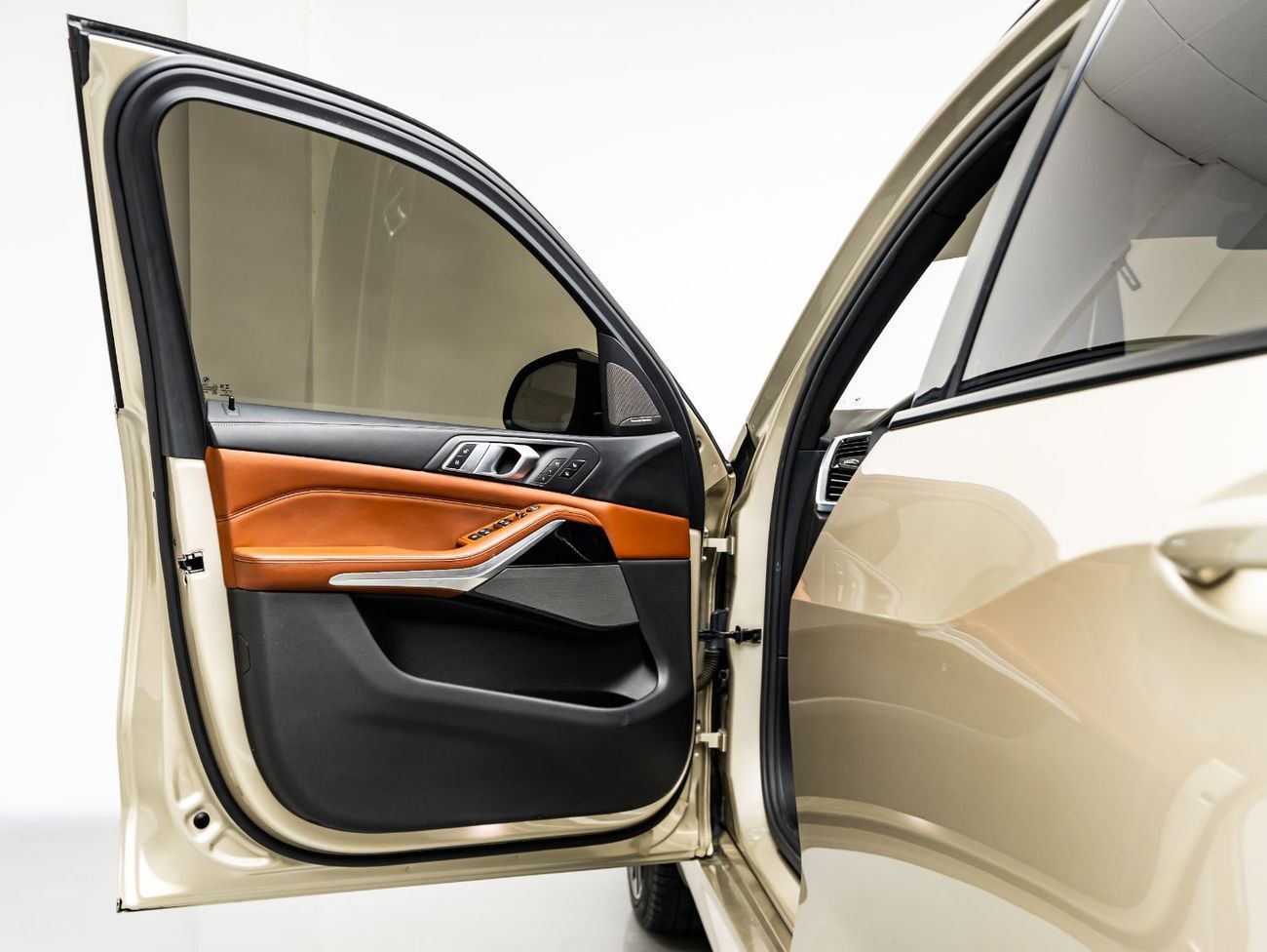 BMW X5 M50i 4.4L 2019 BMW X5 M50i, 1 Year Fully Comprehensive Warranty, Low KMs, GCC