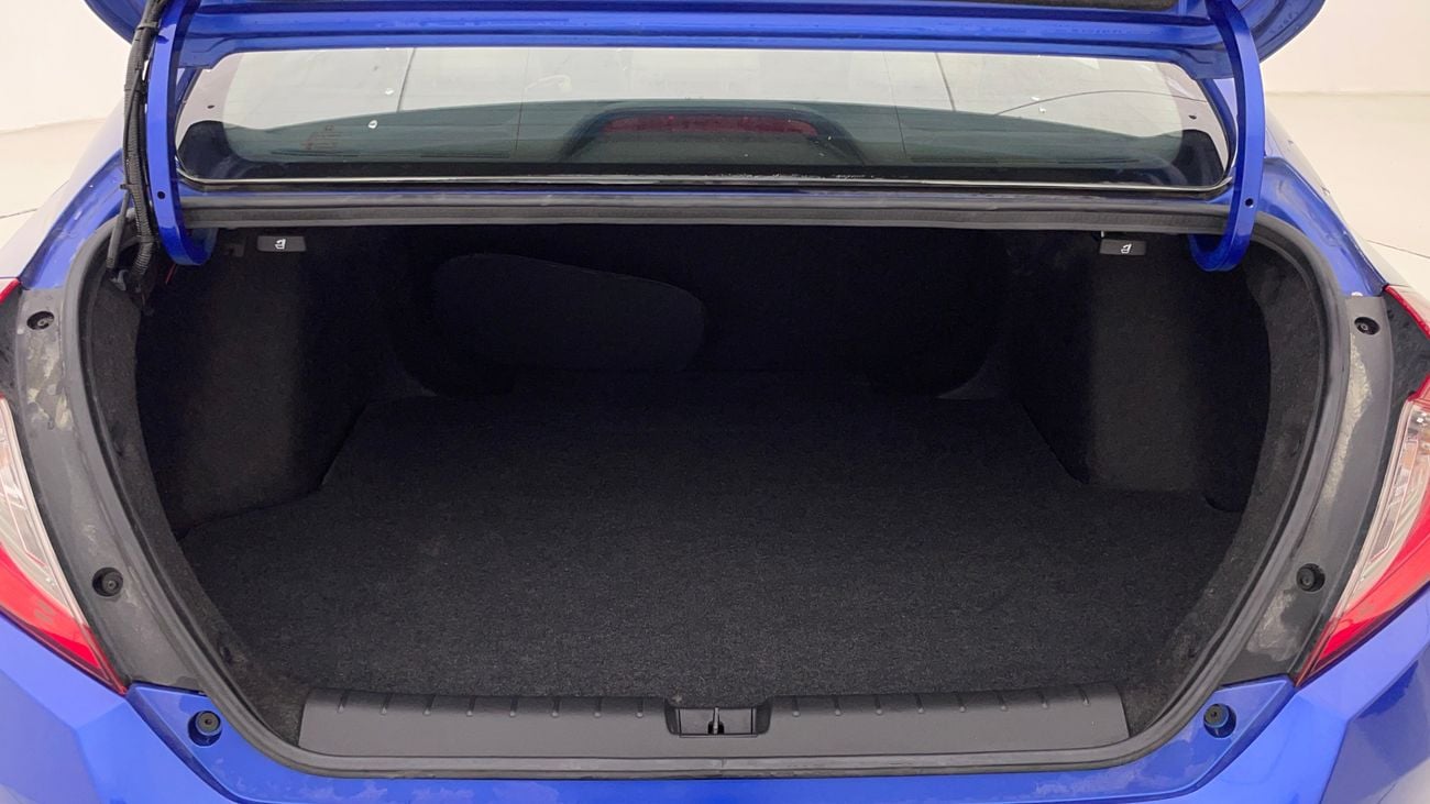 هوندا سيفيك LX SPORT 1.6 | بدون دفعة مقدمة | اختبار القيادة في المنزل