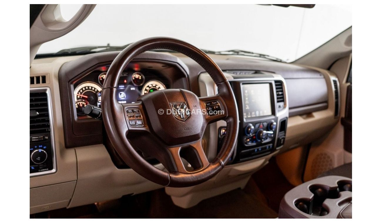 RAM 1500 Bighorn Crew Cab 2017 Dodge Ram Big Horn / 5.7L Hemi Engine / Twin Cabin