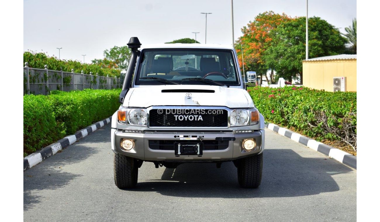 Toyota Land Cruiser Pick Up Double Cab  LX Limited V8 4.5L Diesel Manual Transmission