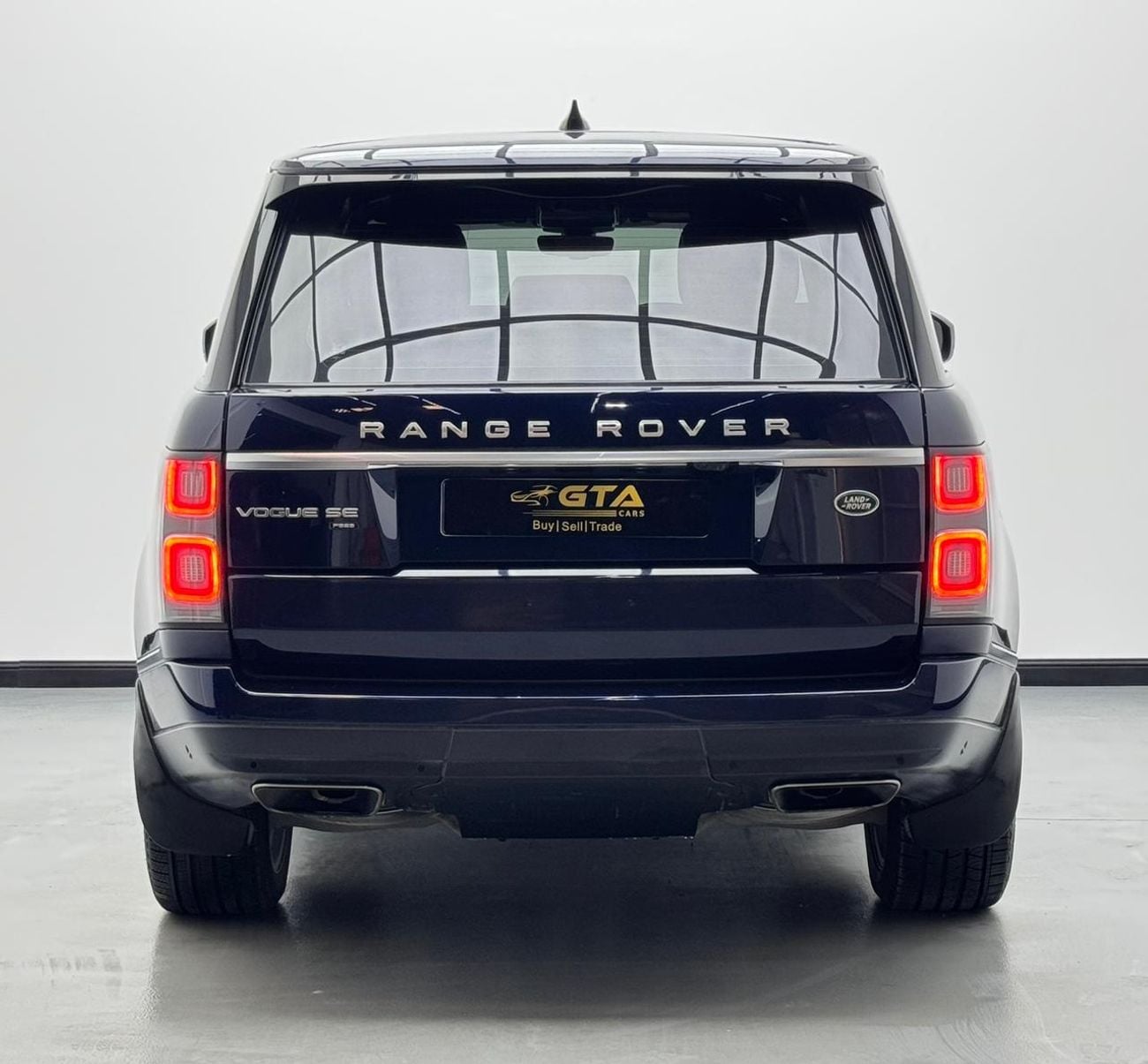 Land Rover Range Rover 2020 Range Rover Vogue SE Supercharged P525, 11/2027 Range Rover Warranty, Excellent Condition, GCC