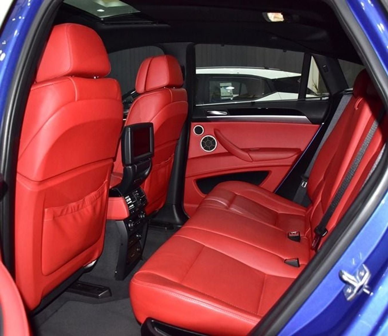 BMW X6 M STANDARD EXCELLENT DEAL for our BMW X6 M ( 2013 Model ) in Blue Color GCC Specs