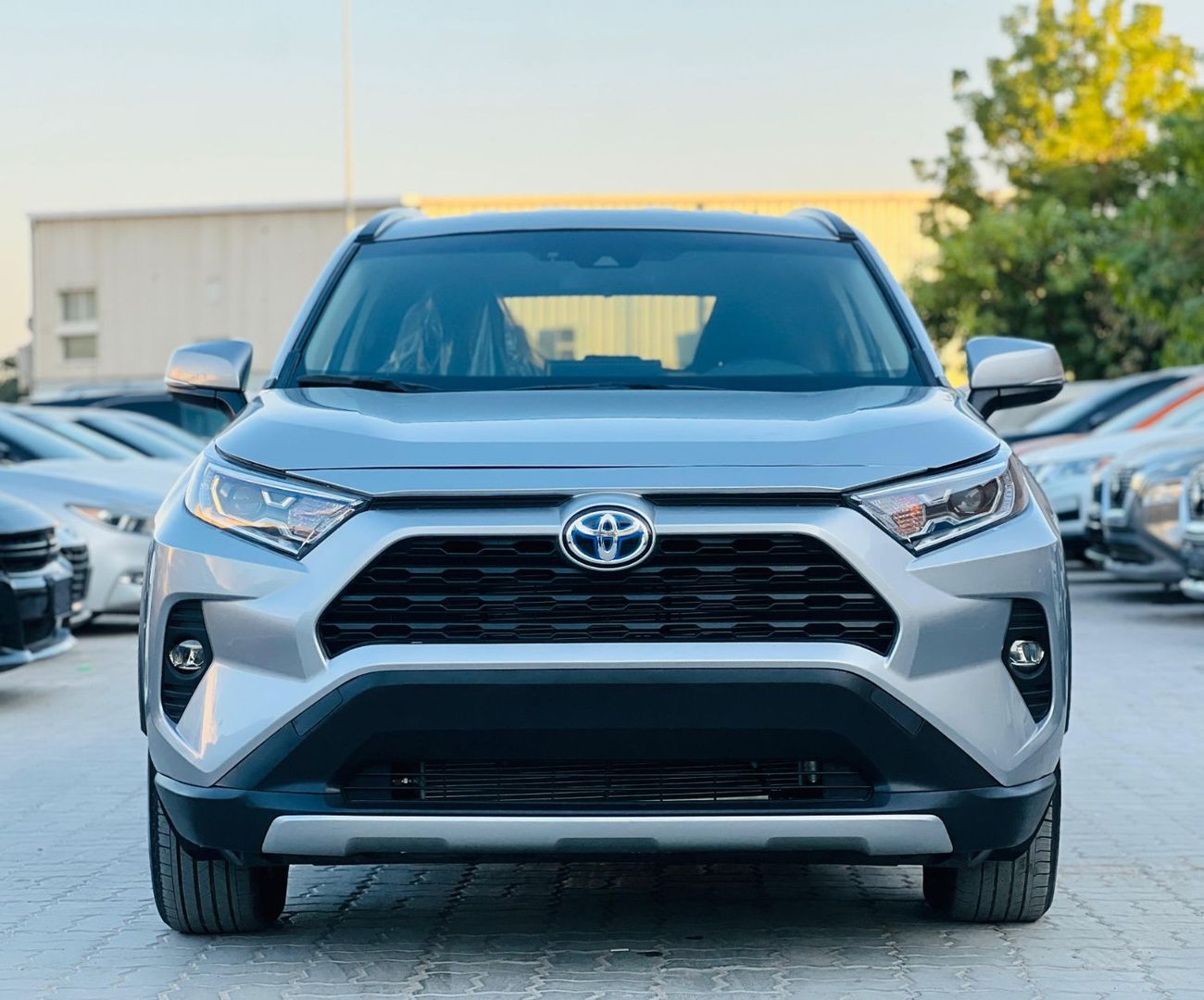 تويوتا راف ٤ Toyota RAV4 XLE   Left Hand Drive  Model: 2021 Push button start,