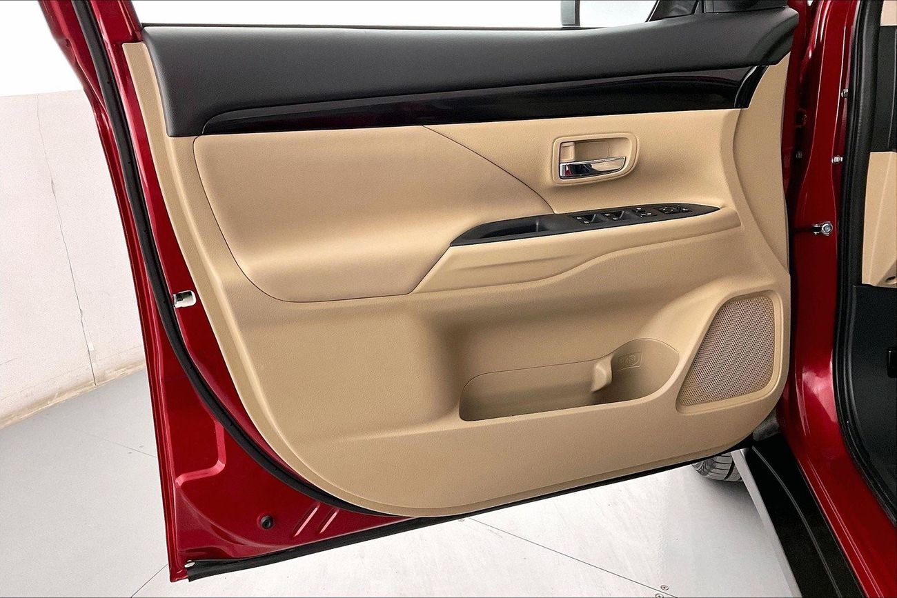 ميتسوبيشي آوتلاندر GLX Basic | سنة ضمان مجانية | خالية من أضرار الفيضانات