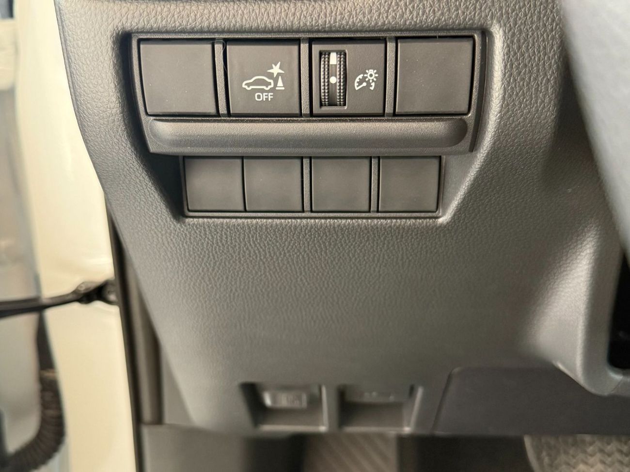 Toyota Prado PRADO 2.8 SUNROOF BLACK INTERIOR ** EXPORT ONLY **التصدير فقط خارج الخليج***