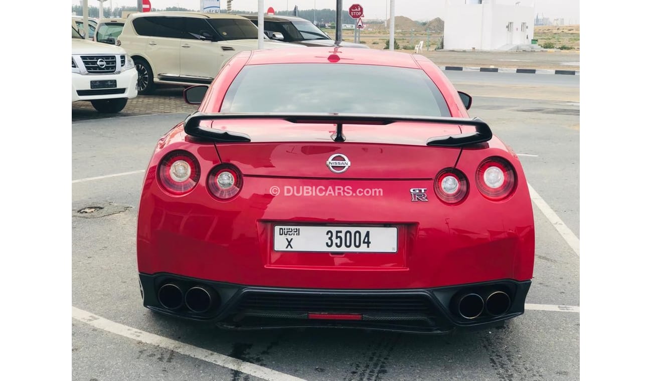 نيسان جي تي ار نيسان جى تى ار وارد كلين تايتل 2013 بحاله ممتازه