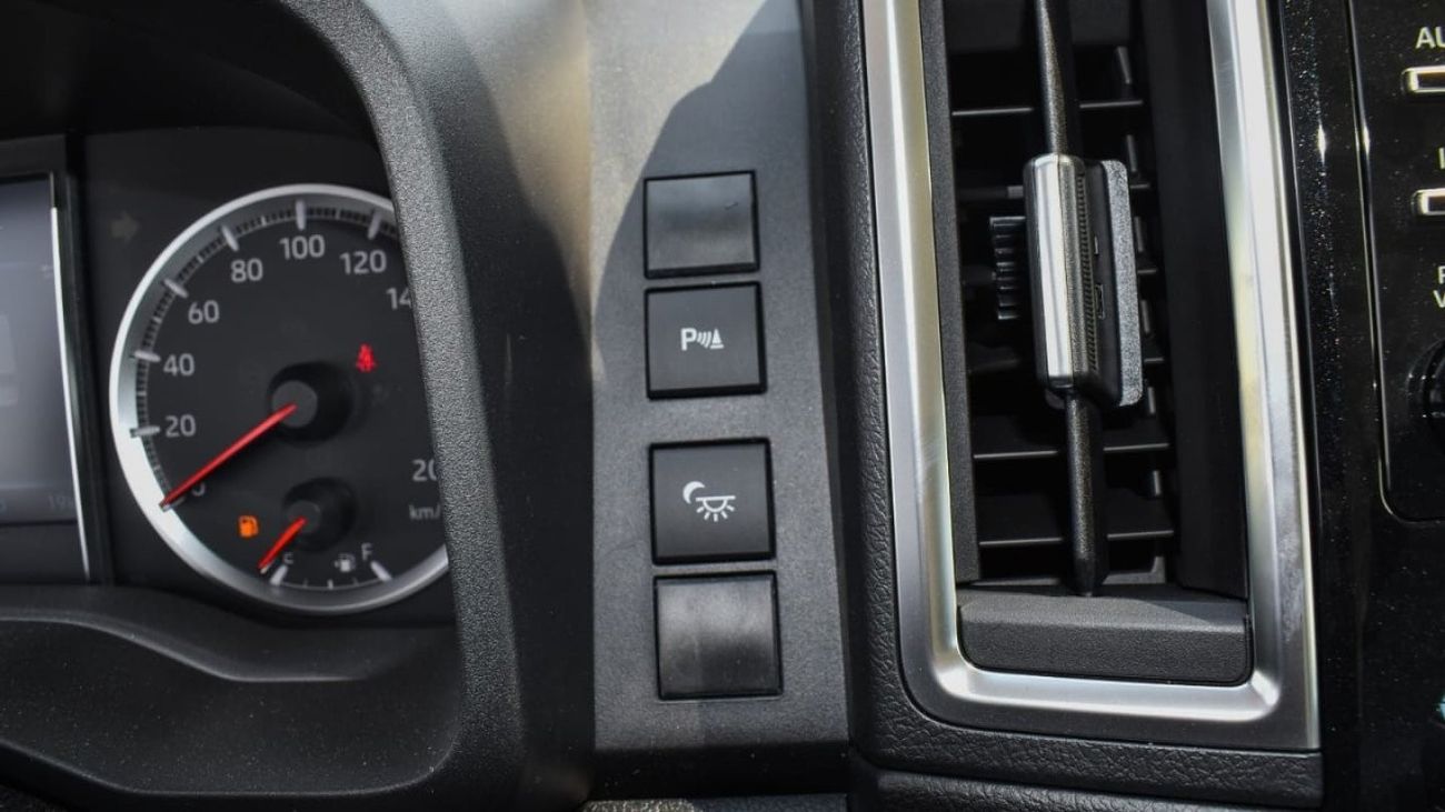 Toyota Granvia Basic Option