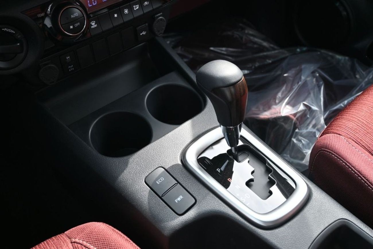 Toyota Hilux Toyota Hilux SR5 4.0L V6, Petrol, 4WD, Pickup, Model 2024, Color Black