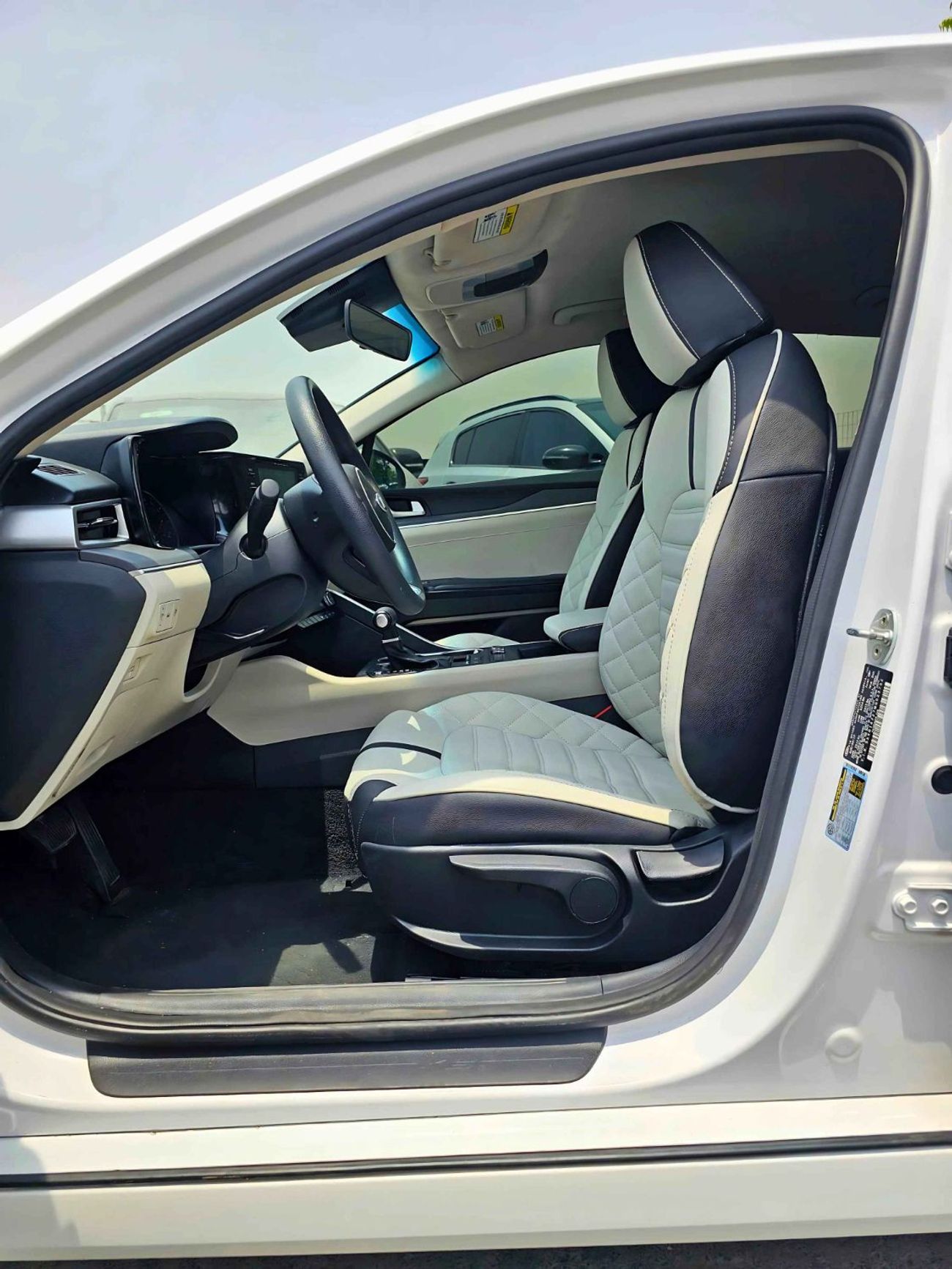 Kia K5 / LXS / LOW MILEAGE / DISCOUNT / EXPORT ONLY / LOT#23752