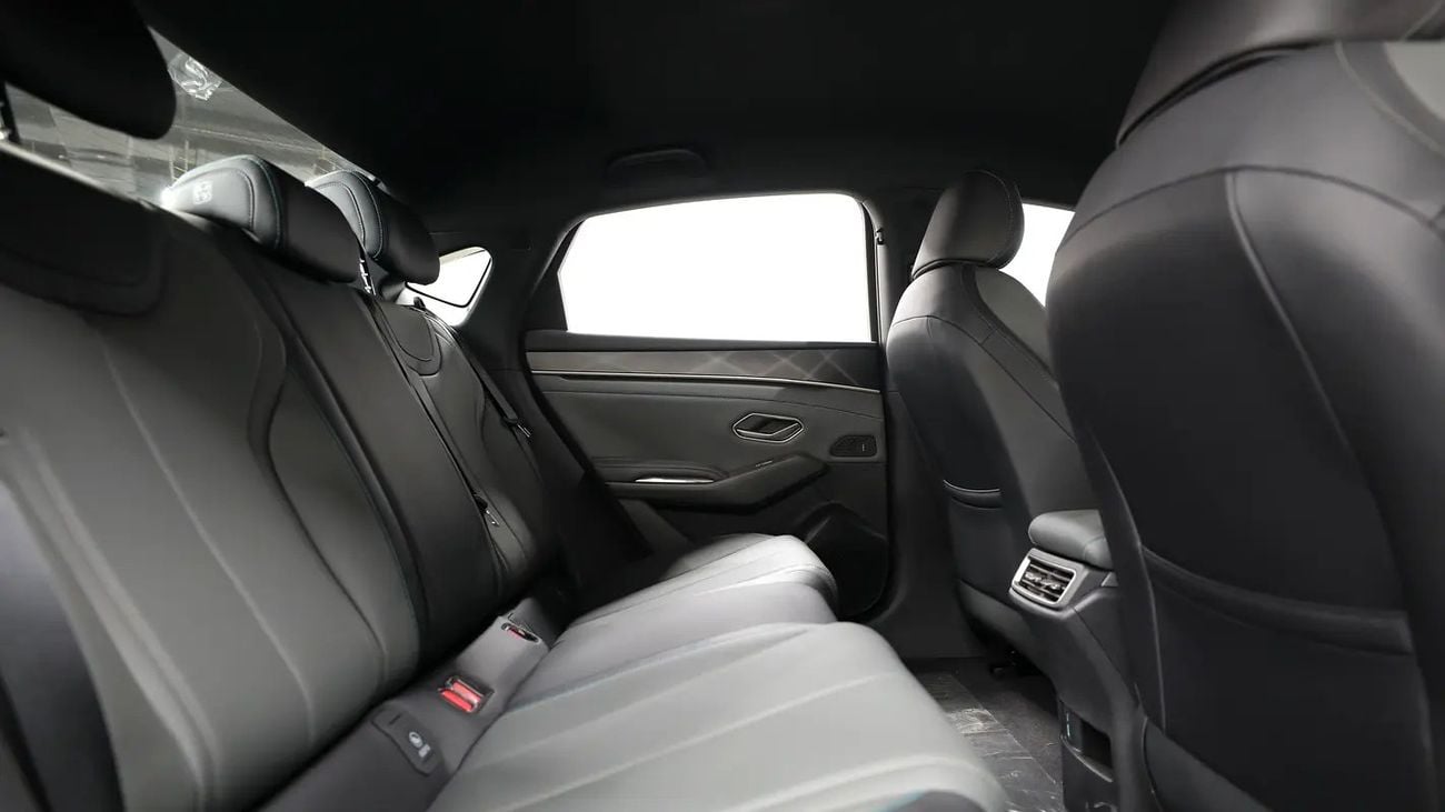 BYD Qin L DM-i Brand Leading Edition