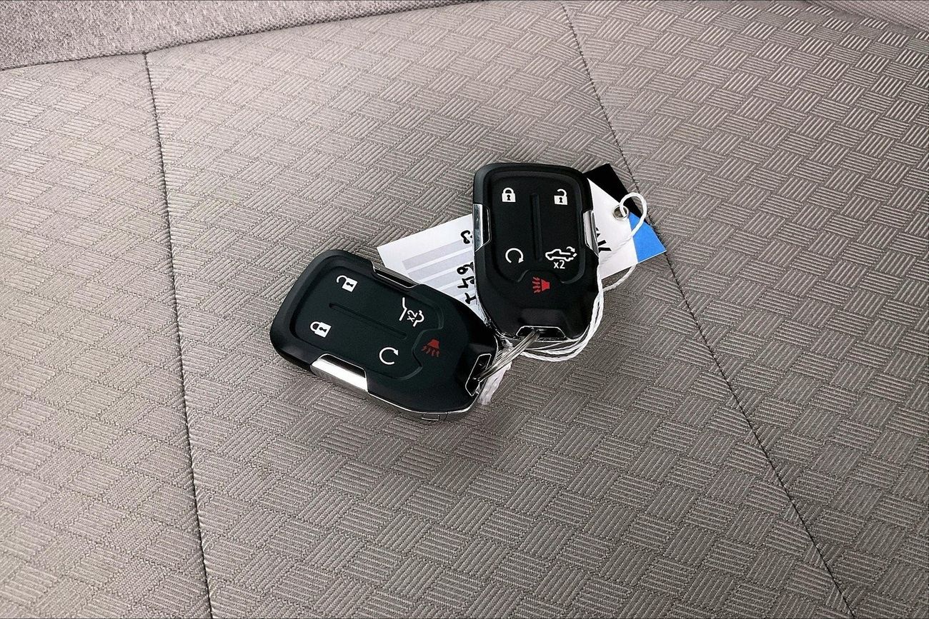 Chevrolet Silverado LT Z71 Trail Boss - Crew Cab| 1 year free warranty | Flood Free