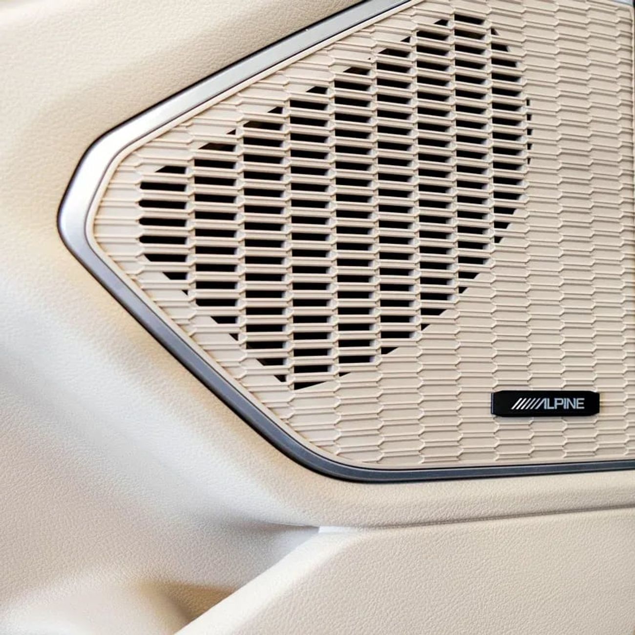 Jeep Grand Cherokee L Limited 3.6L AED 2,394 pm • 0% Downpayment • Grand Cherokee Limited L • Agency Warranty Service Co