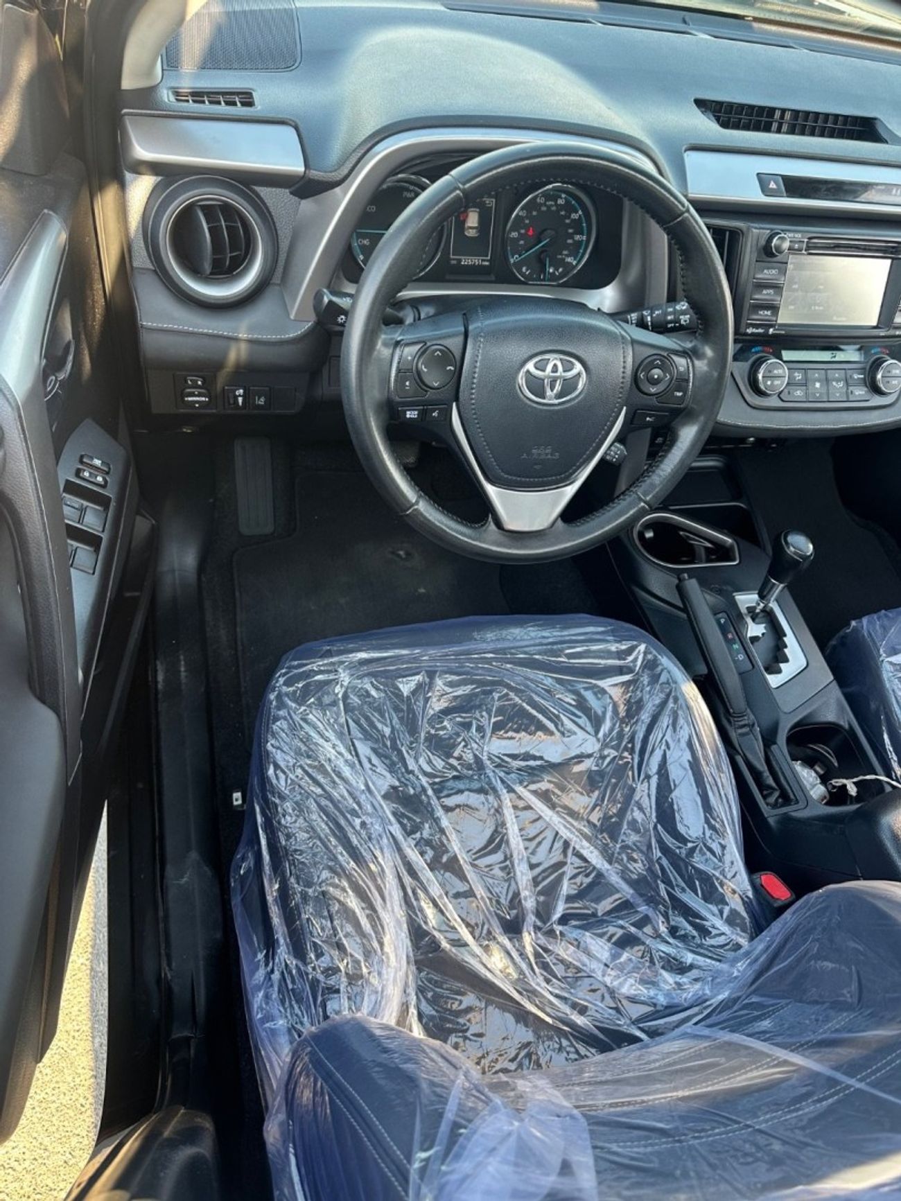 تويوتا راف ٤ Hybrid XLE 2.5L