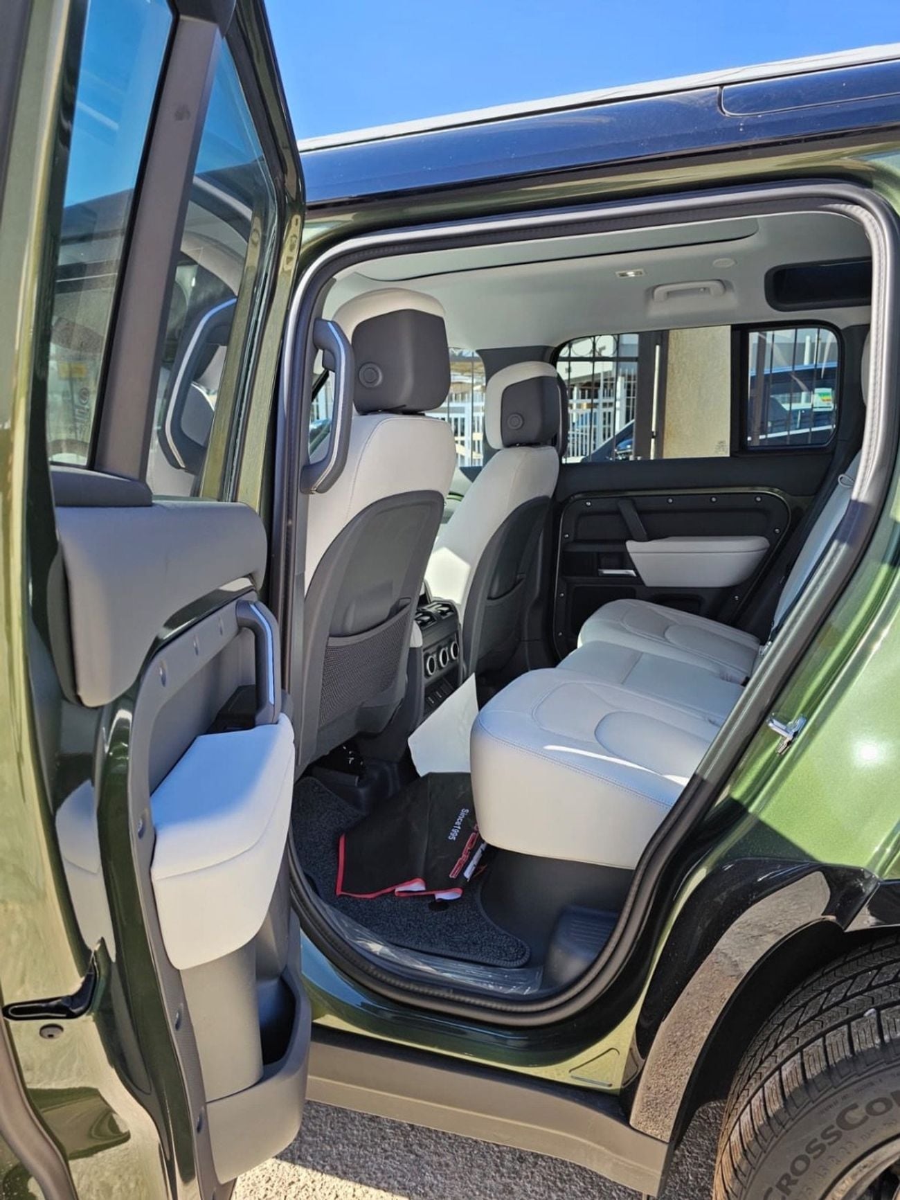 Land Rover Defender