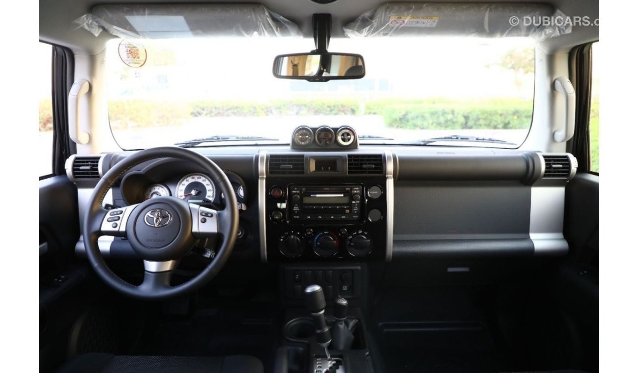 تويوتا إف جي كروزر 2023 Toyota FJ Cruiser 4.0 Full Option - Export Only