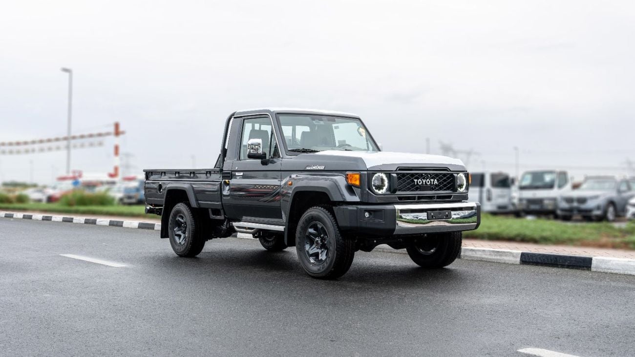 تويوتا لاند كروزر بيك آب 2026 Toyota Land Cruiser LC79 2.8L MT Diesel (Gray-Brown)