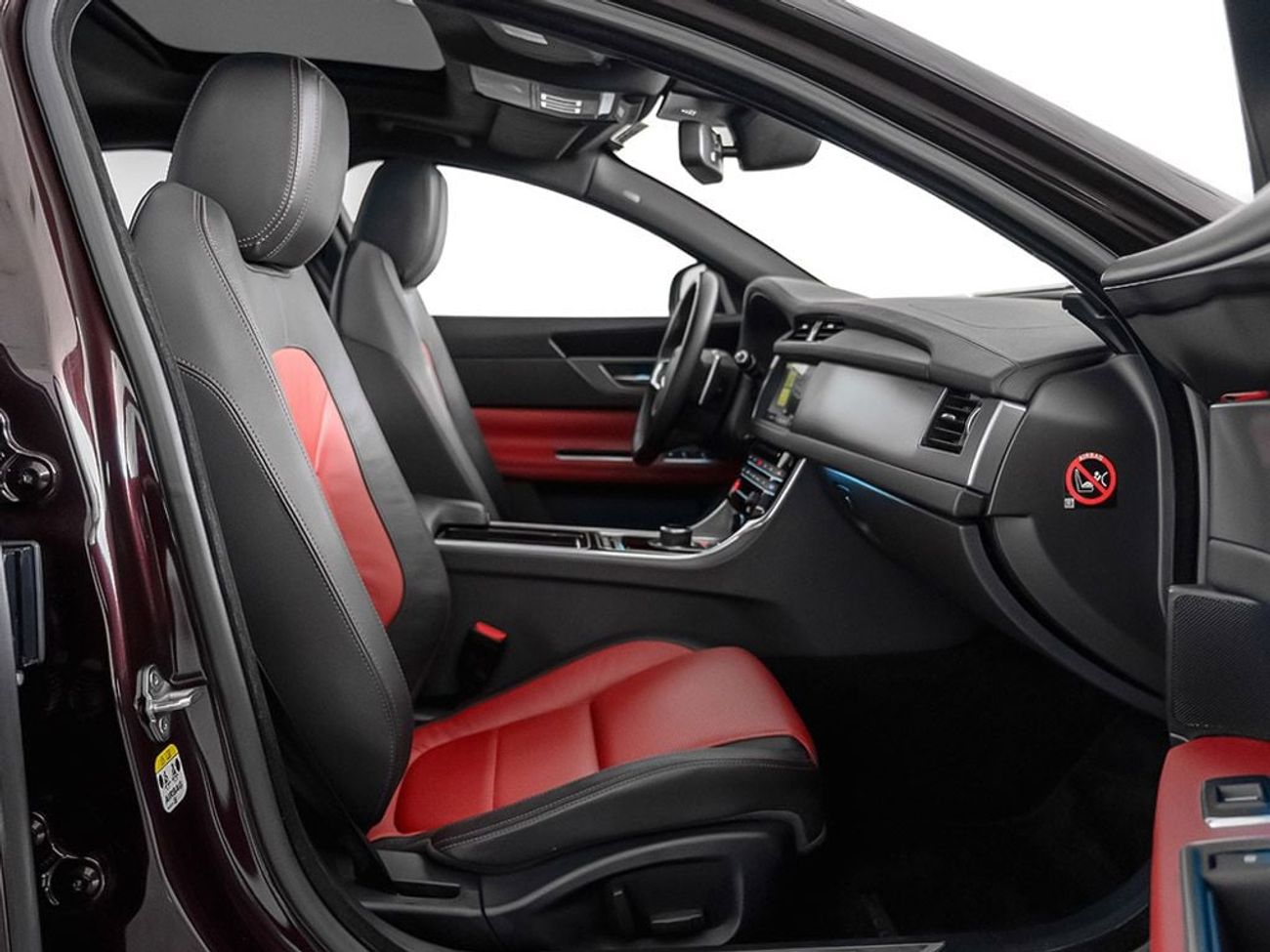 جاكوار XF R-Sport 2.0L Sedan