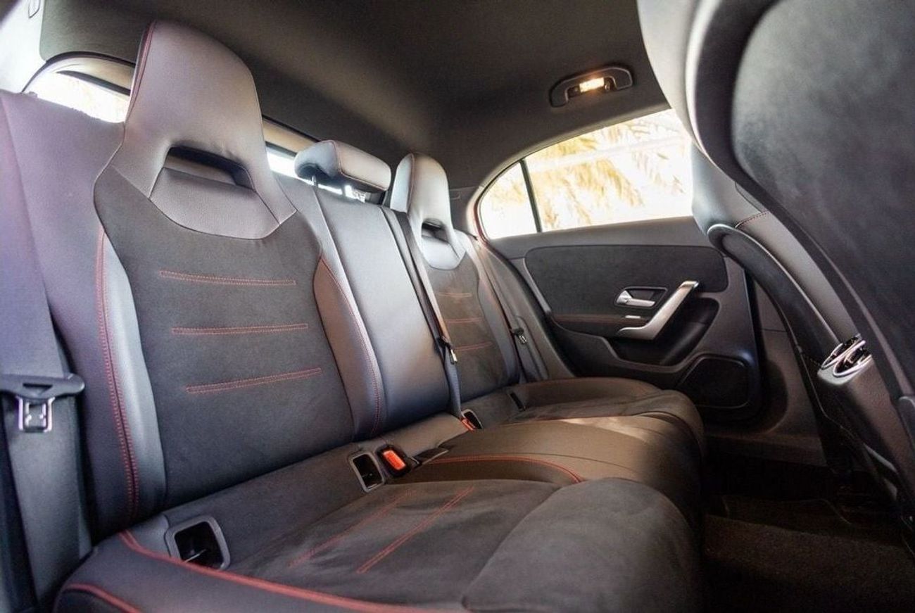 مرسيدس بنز A 180 Mercedes-Benz A180 2022 European Spec (Clean Tittle) under Warranty with Flexible Down-Payment.