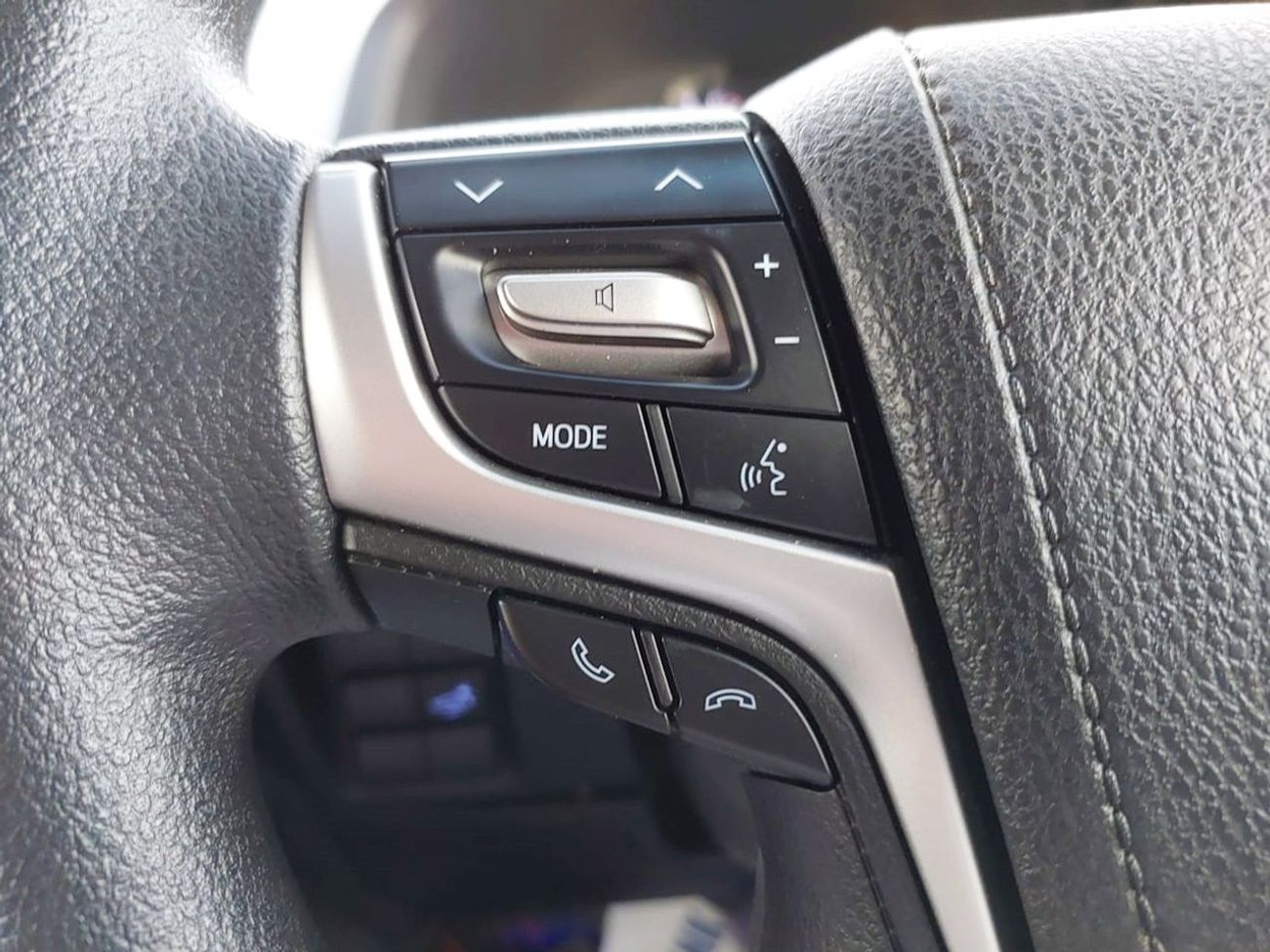 Toyota Land Cruiser TOYOTA LAND CRUISER PRADO SUV RHD 2022 MODEL 2.7 L PETROL AUTOMATIC(PM41440)