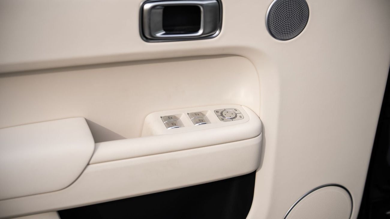 Li Auto L7 Ultra 1.5L - Black Inside Black & White | Export Only