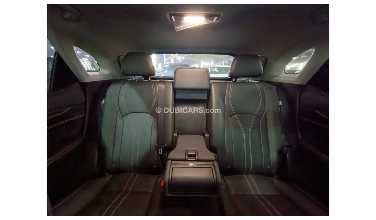 Lexus RX350 Platinum The car is very good, in perfect condition, looks clean from the outside and inside without