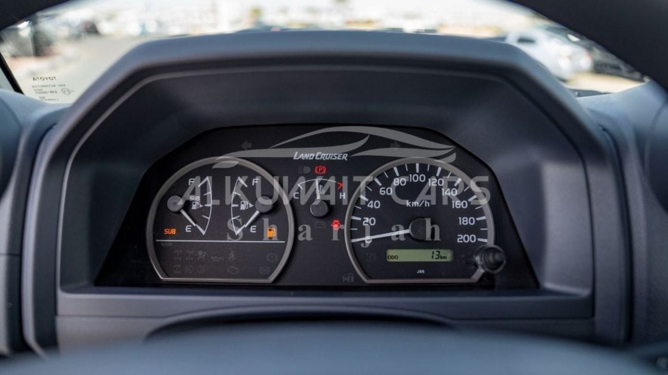 Toyota Land Cruiser Pick Up TOYOTA LAND CRUISER LC79SC 4.0P MT MY2023