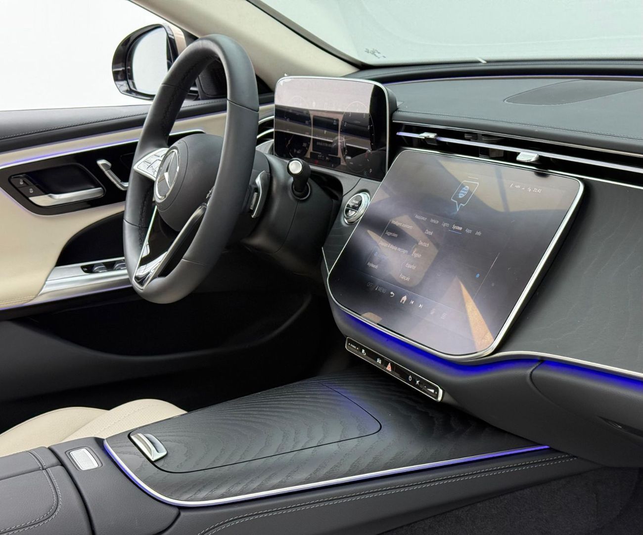 مرسيدس بنز E200 2.0L 2024 Mercedes Benz E200 AMG, Warranty, Fully Loaded, Very Low Kms, Excellent Condition, Korean