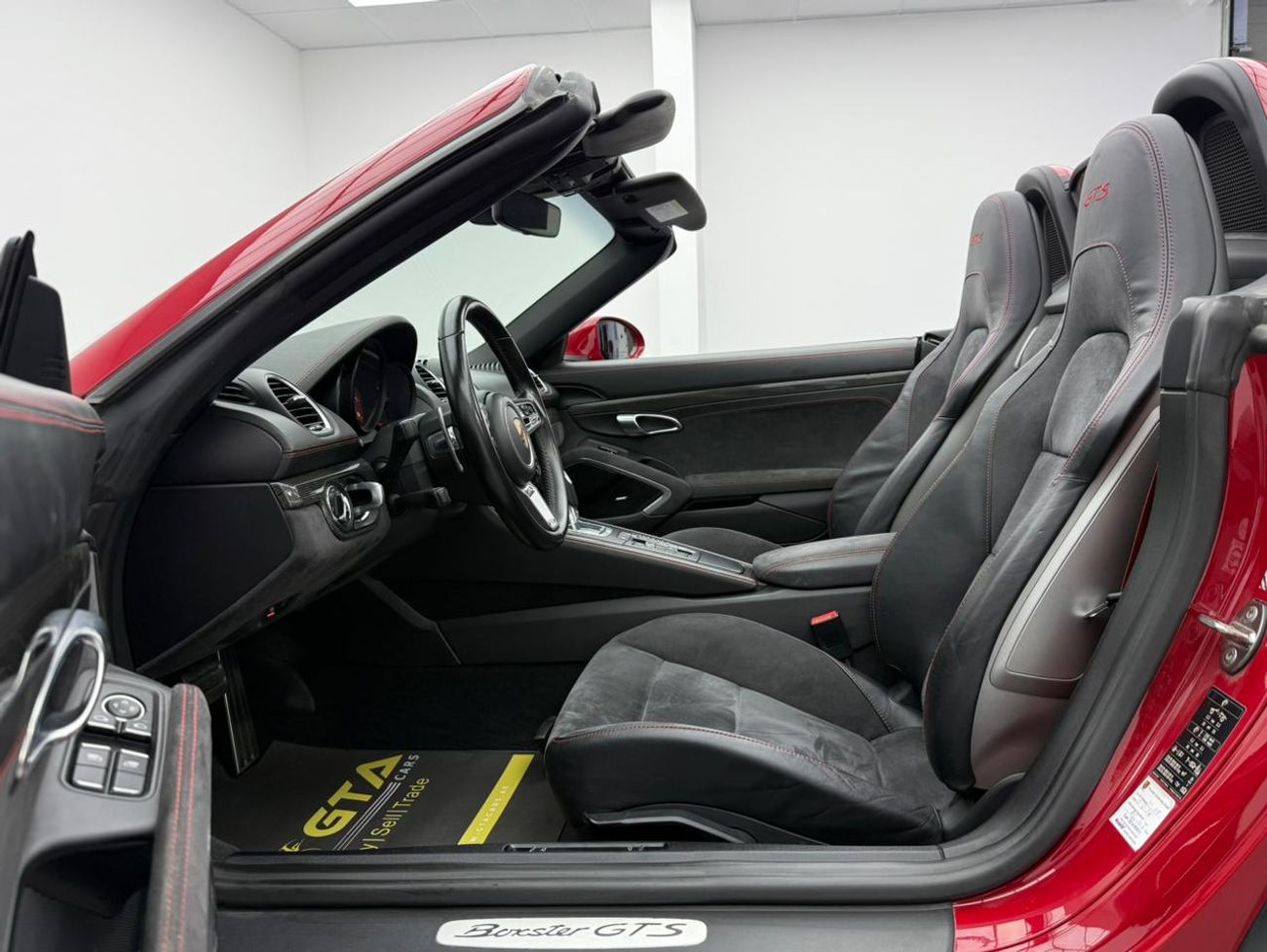 بورش بوكستر 718 GTS 2.5L 2018 Porsche 718 Boxster GTS ,Porsche Warranty Till Feb/2026 ,- Full Porsche Service Histor