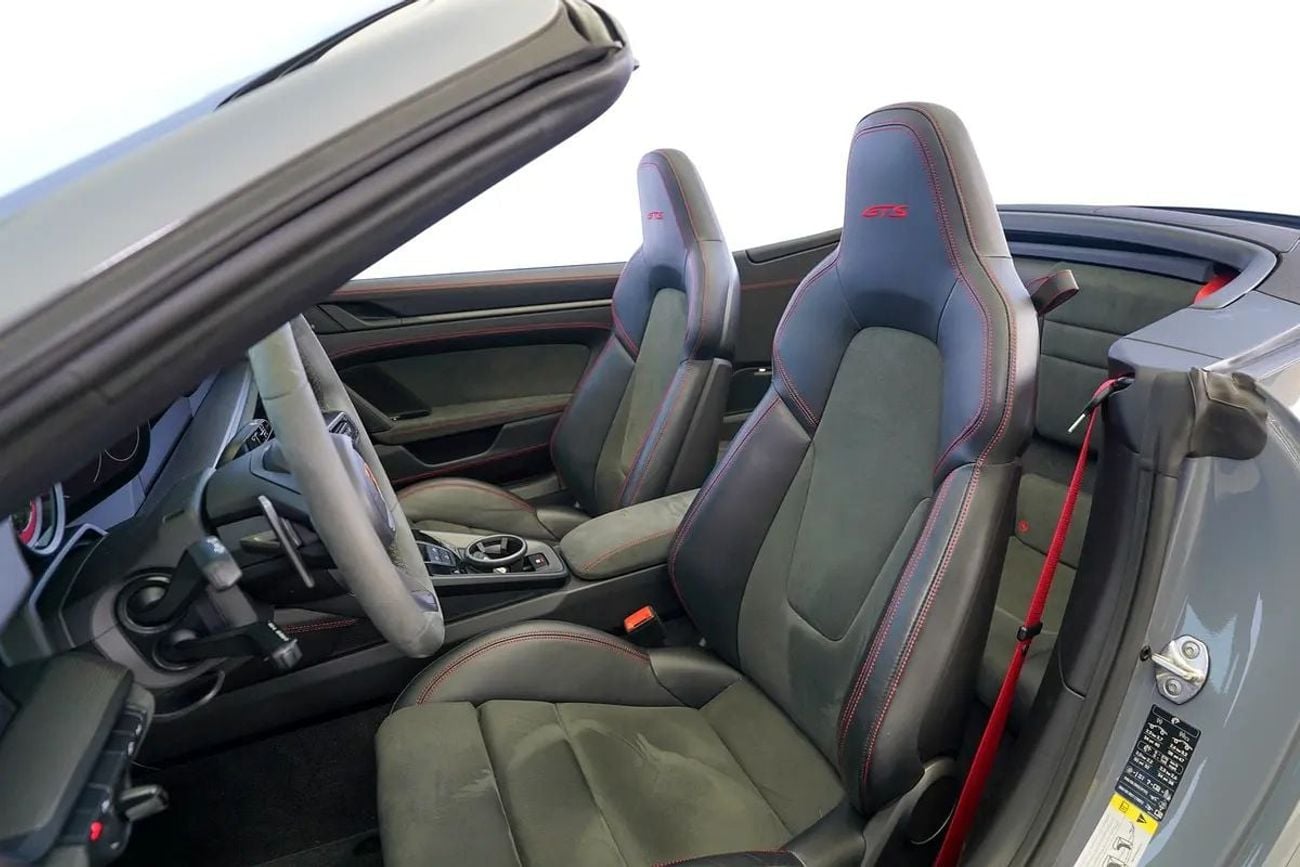 Porsche 911 CARRERA GTS 3.0L (450 HP) Convertible