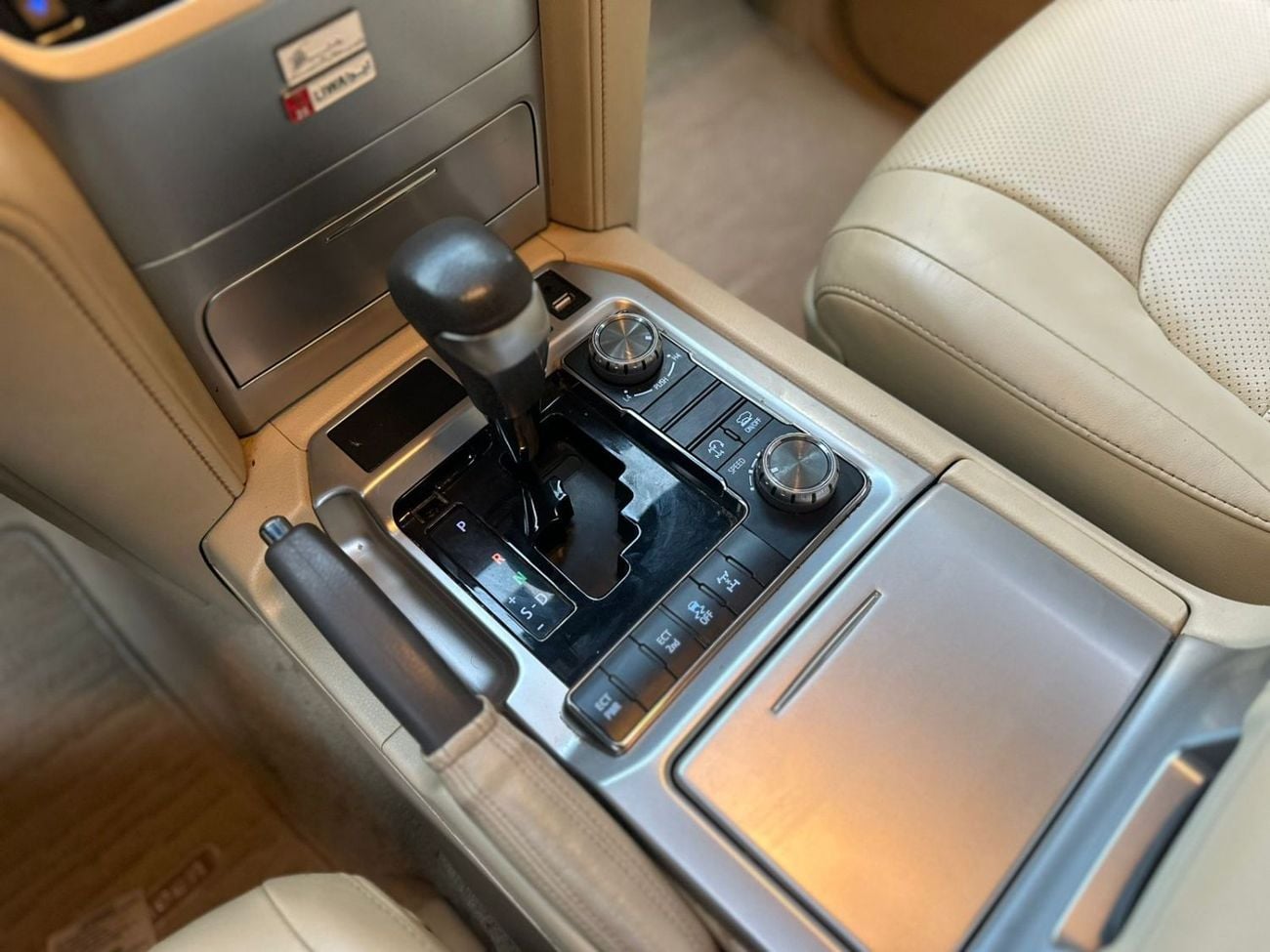 Toyota Land Cruiser GXR