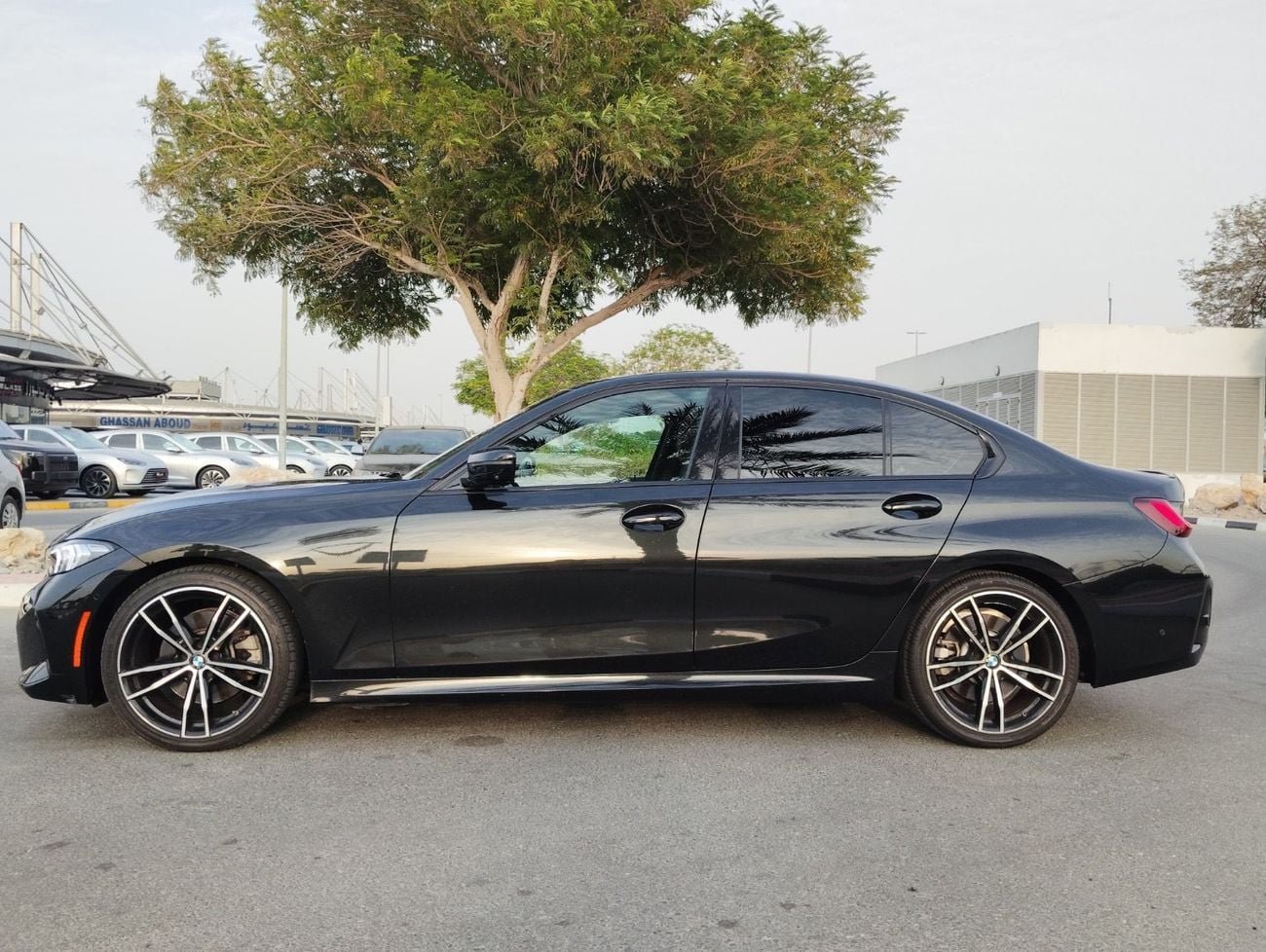 بي أم دبليو 330i M SPORT