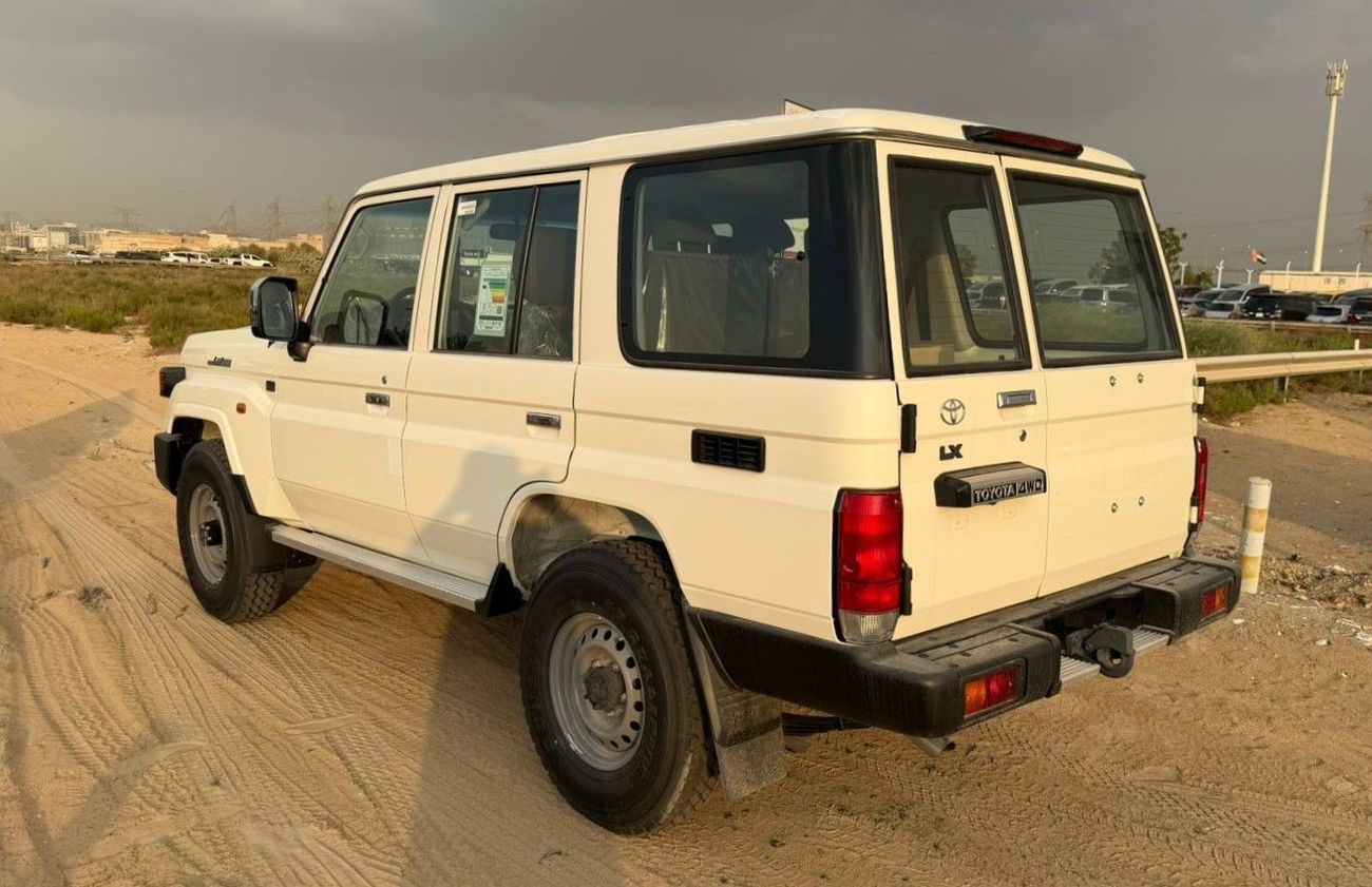 تويوتا لاند كروزر 70 LC76 2.8 MT basic Oman specs basic options