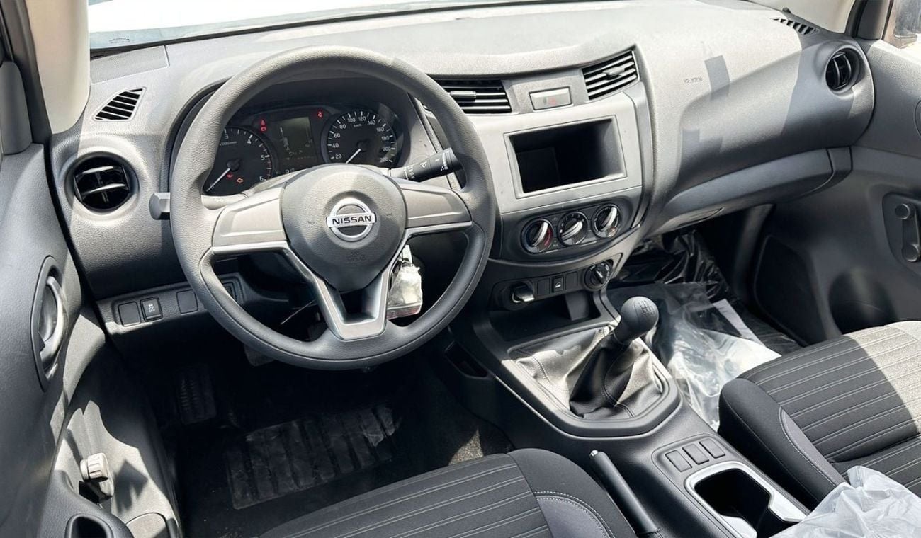 Nissan Navara 2.5D XE D23 4X4 DC PLUS MT