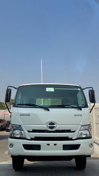 Hino 300 Hino 300 Series 917 SWB Euro 5 -  MY-2026