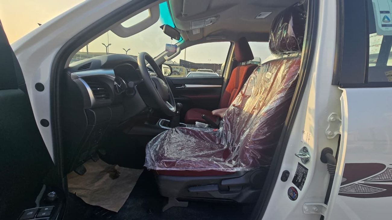 تويوتا هيلوكس S GLX 2.7L AWD M/T