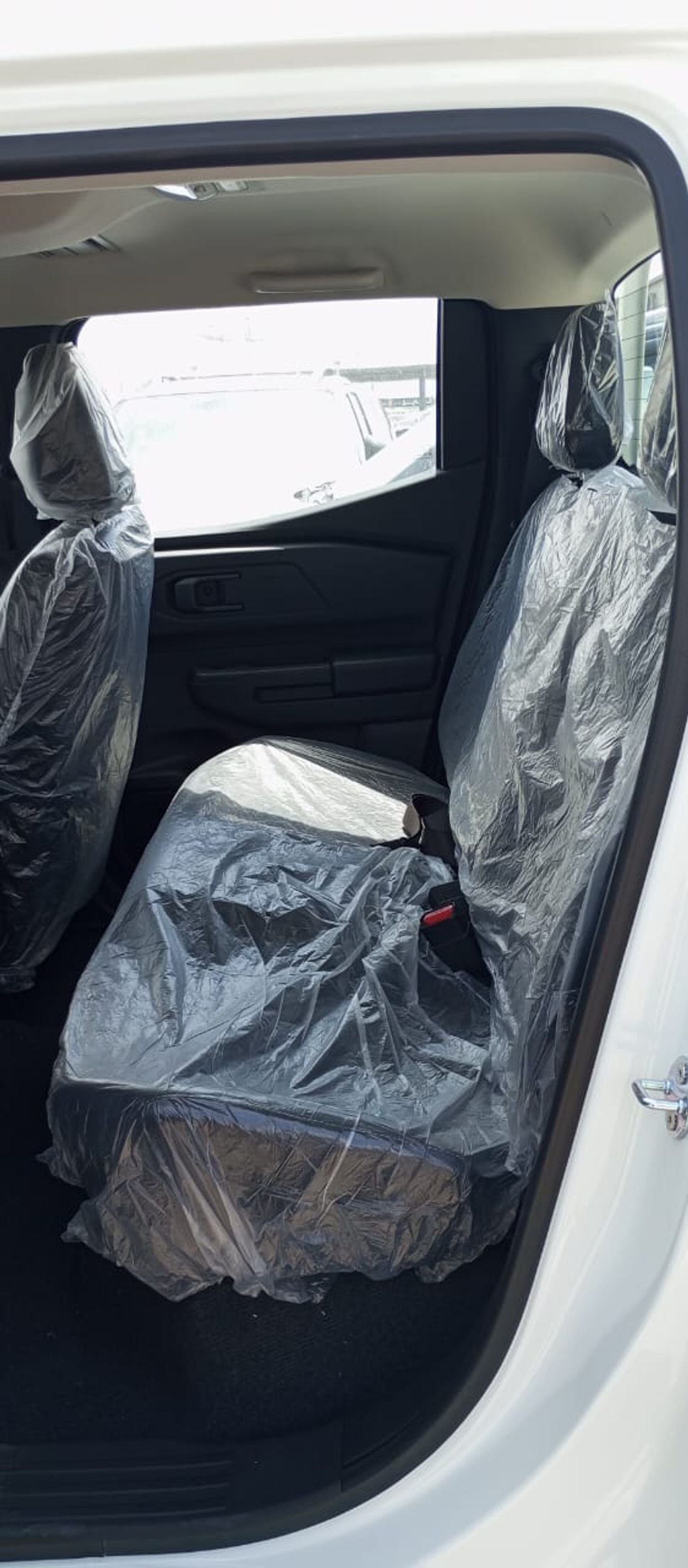 Mitsubishi L200 MITSUBISHI L200 2.4L GLS PETROL 4WD DC MT  ( 2025 MODEL)