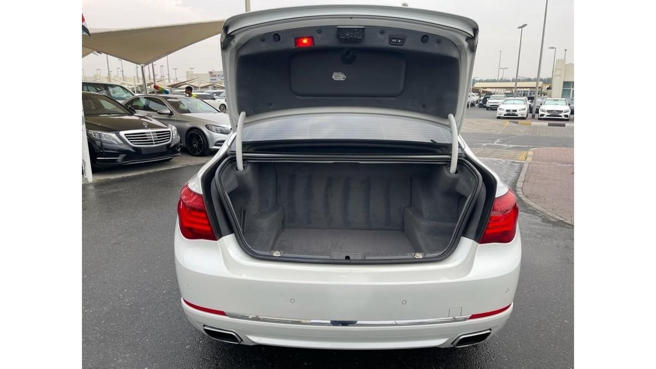 BMW 750Li Exclusive BMW 750 Li_TWIN POWER TERBO_Gcc_2013_Excellent_Condition _Full option