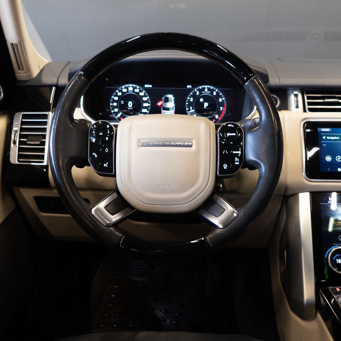 Land Rover Range Rover AED 2,682 pm • 0% Downpayment • Range Rover Vogue • 1 Year Warranty