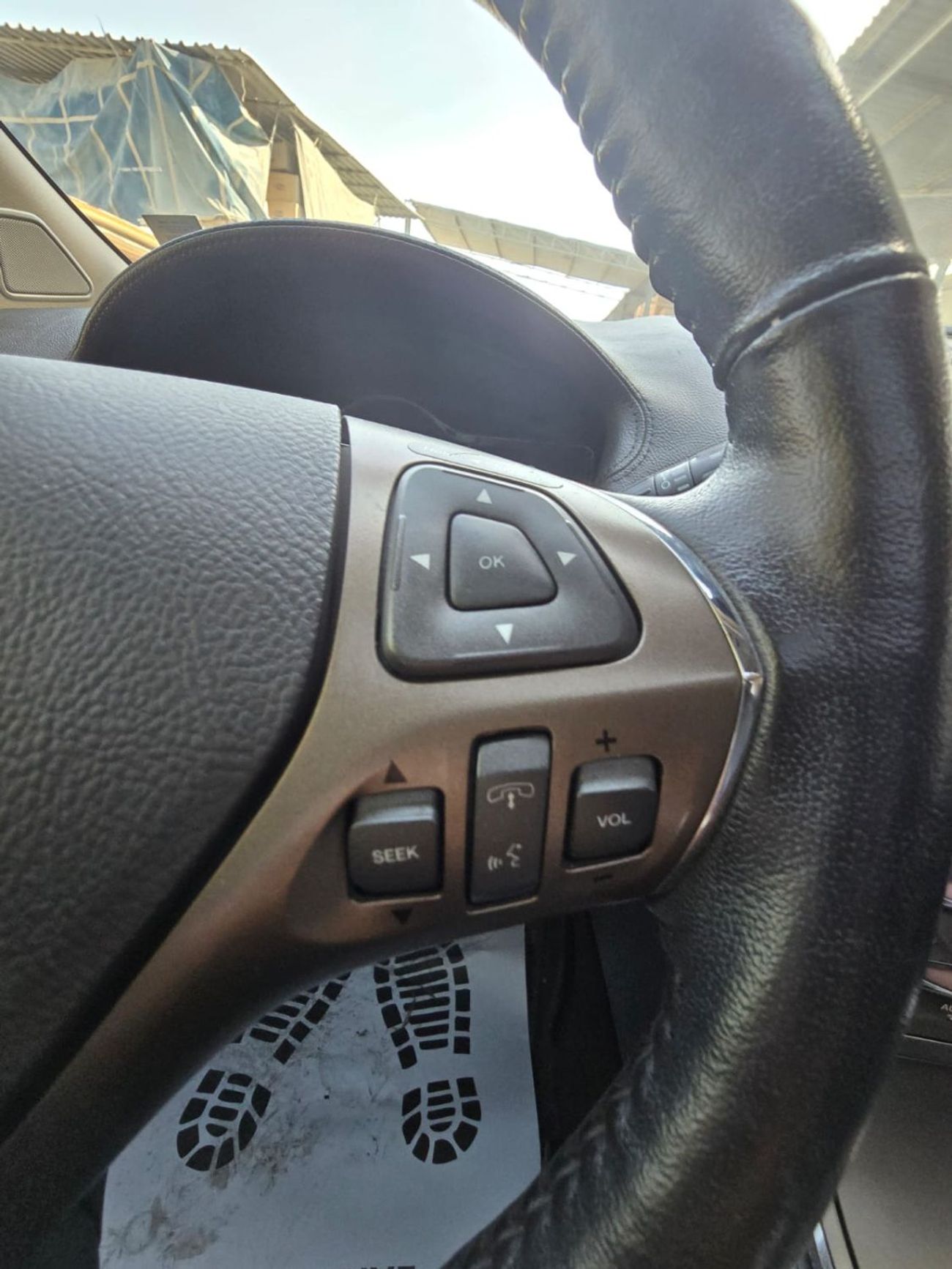 Lincoln MKX 2013 Lincoln MKX – Luxury midsize SUV in excellent condition. Powered by a strong 3.7L V6 engine wit