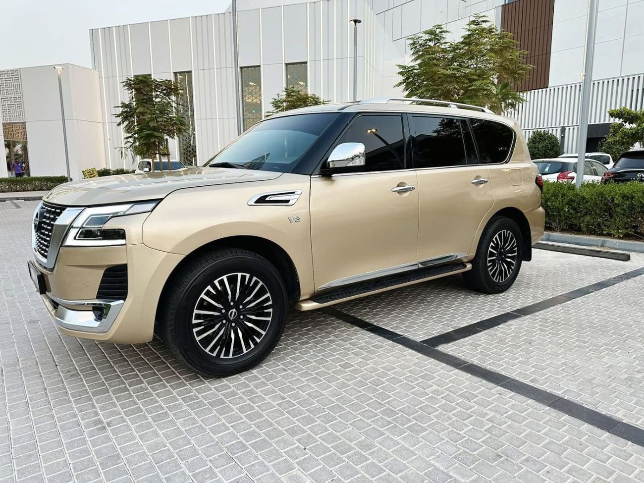 Nissan Patrol LE Platinum City 5.6L 2023 BODYKIT ***CLEAN TITLE  ****