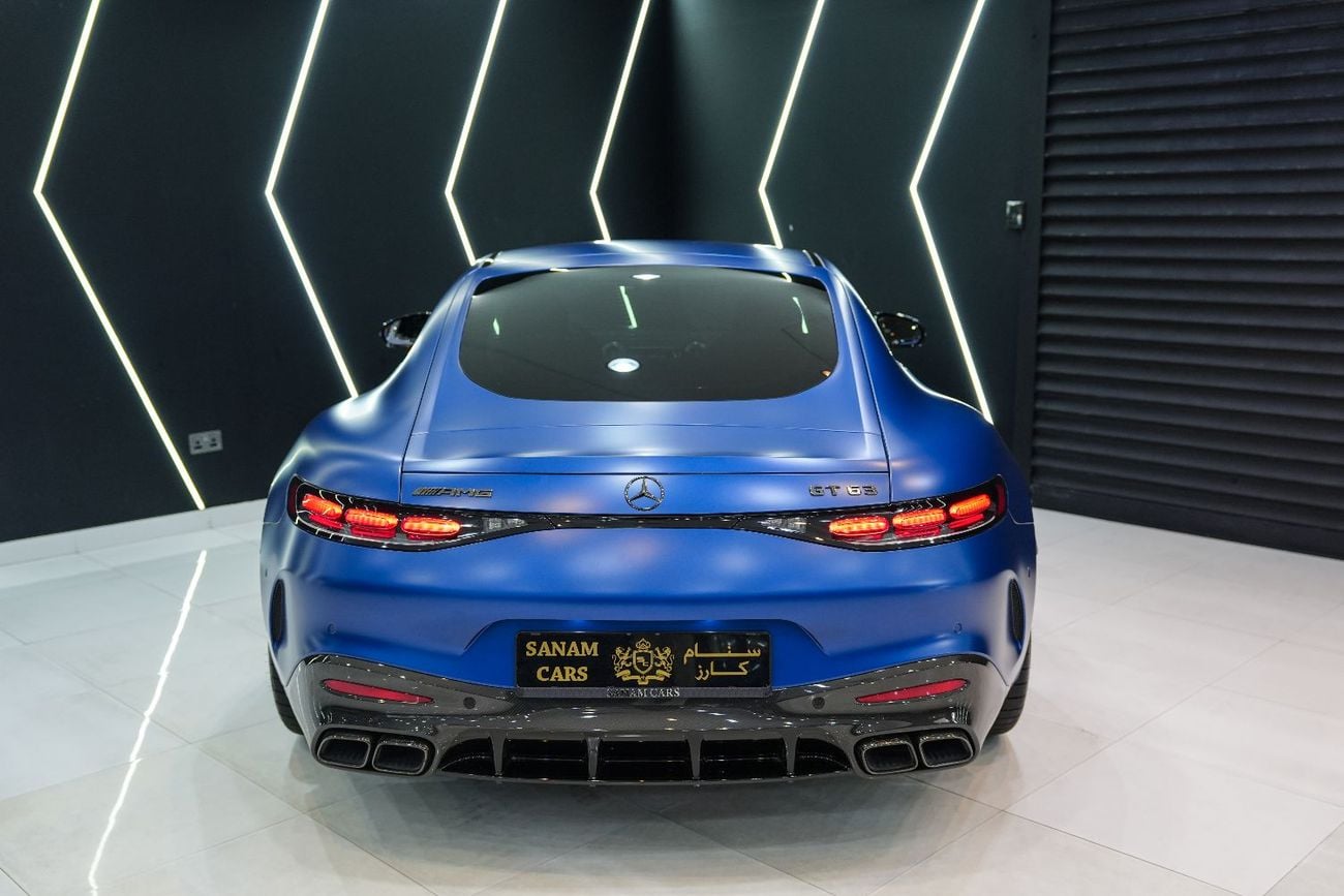 مرسيدس بنز AMG GT 63 سيارة كوبيه 4Matic+، مزودة بحزمة ألياف الكربون!!