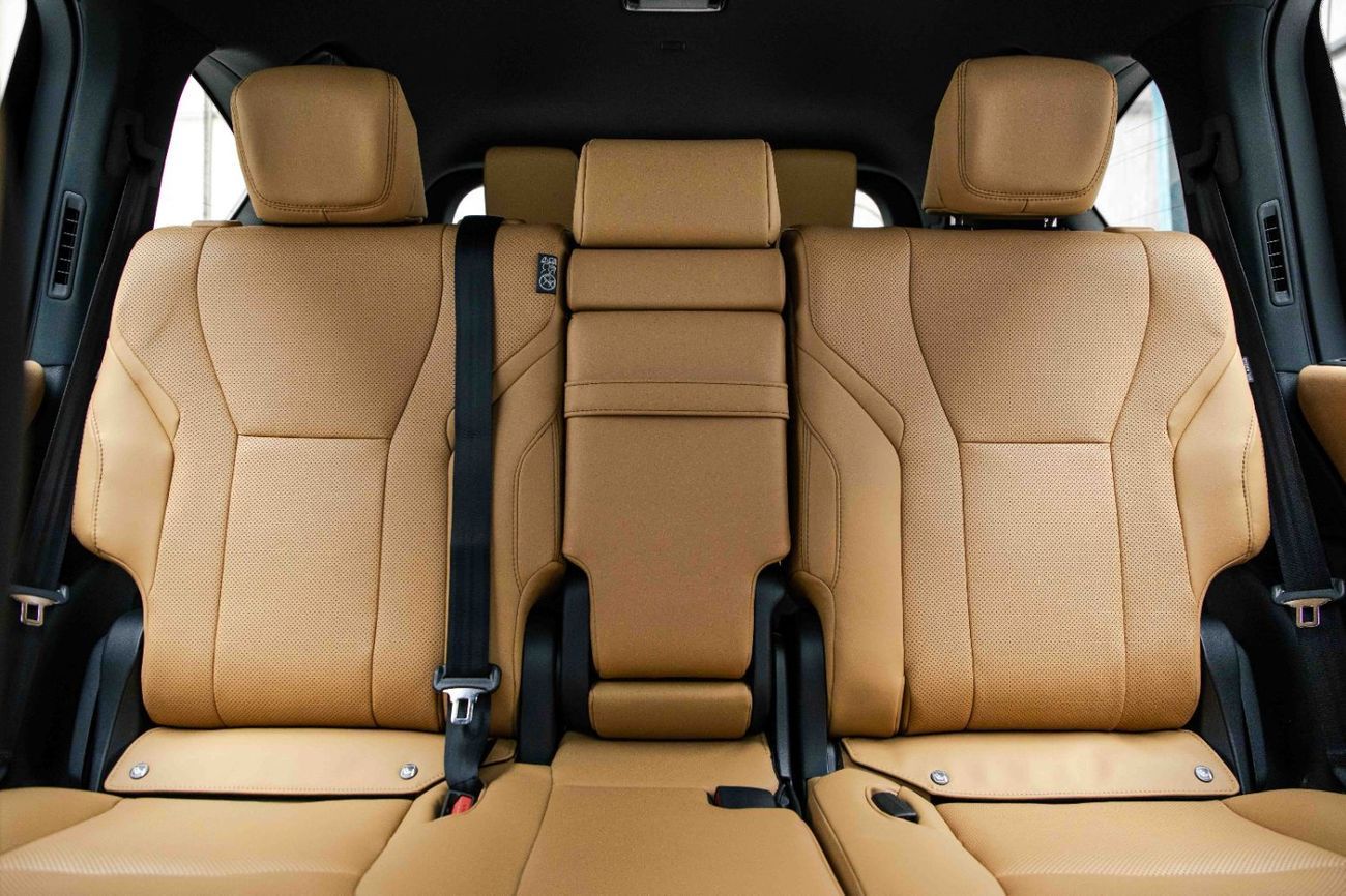 Lexus LX 600 Signature 3.5L - Sonic Quartz Inside Beige | Export Only