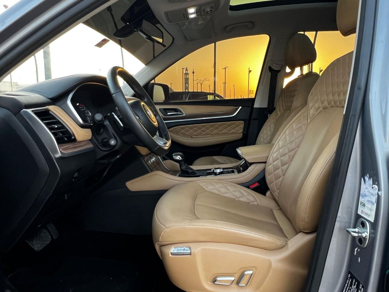 أم جي RX8 لاكجري