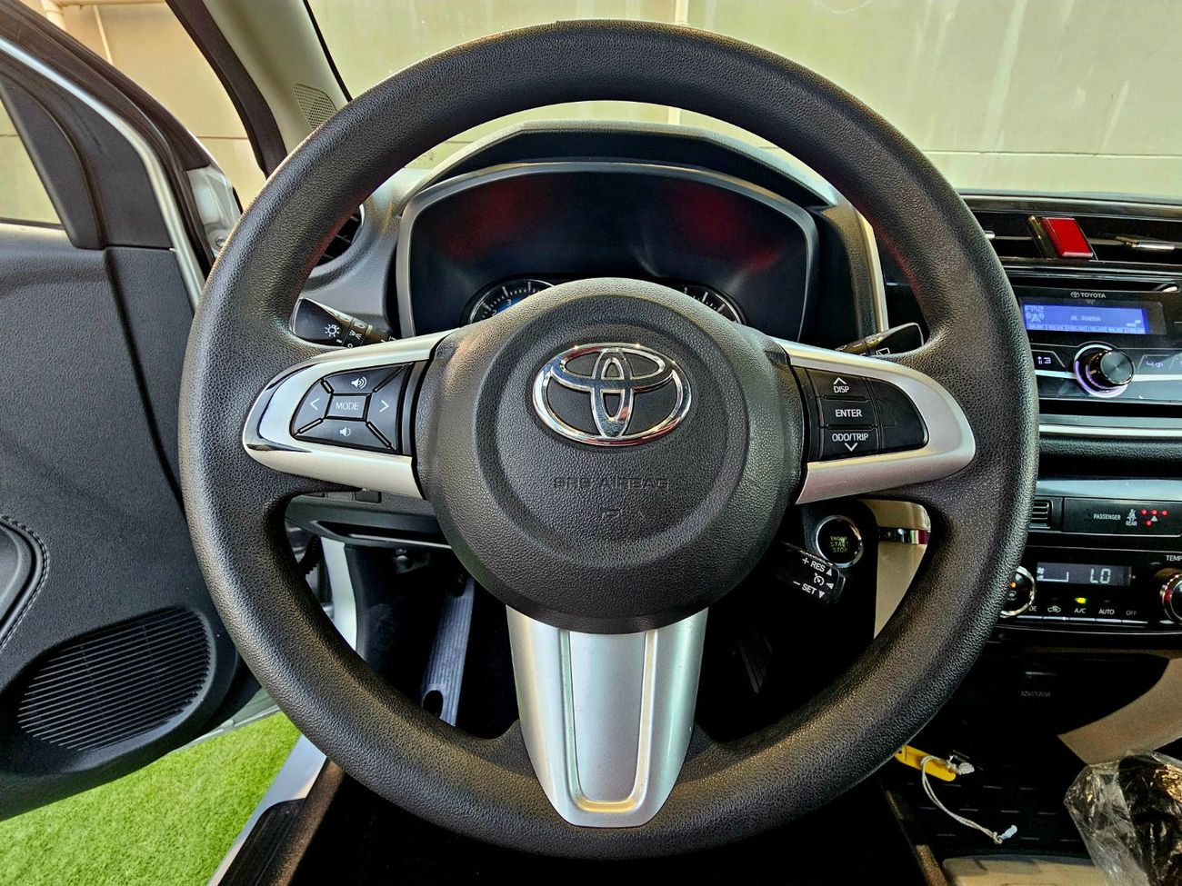 تويوتا راش EX/ PASSENGER/ GCC 1.5L V4/ LOW MILEAGE/ 7 SEATS