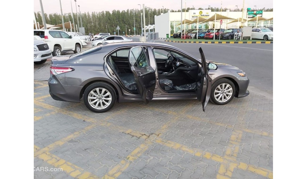 Toyota Camry LE   -  new shape   like brand new