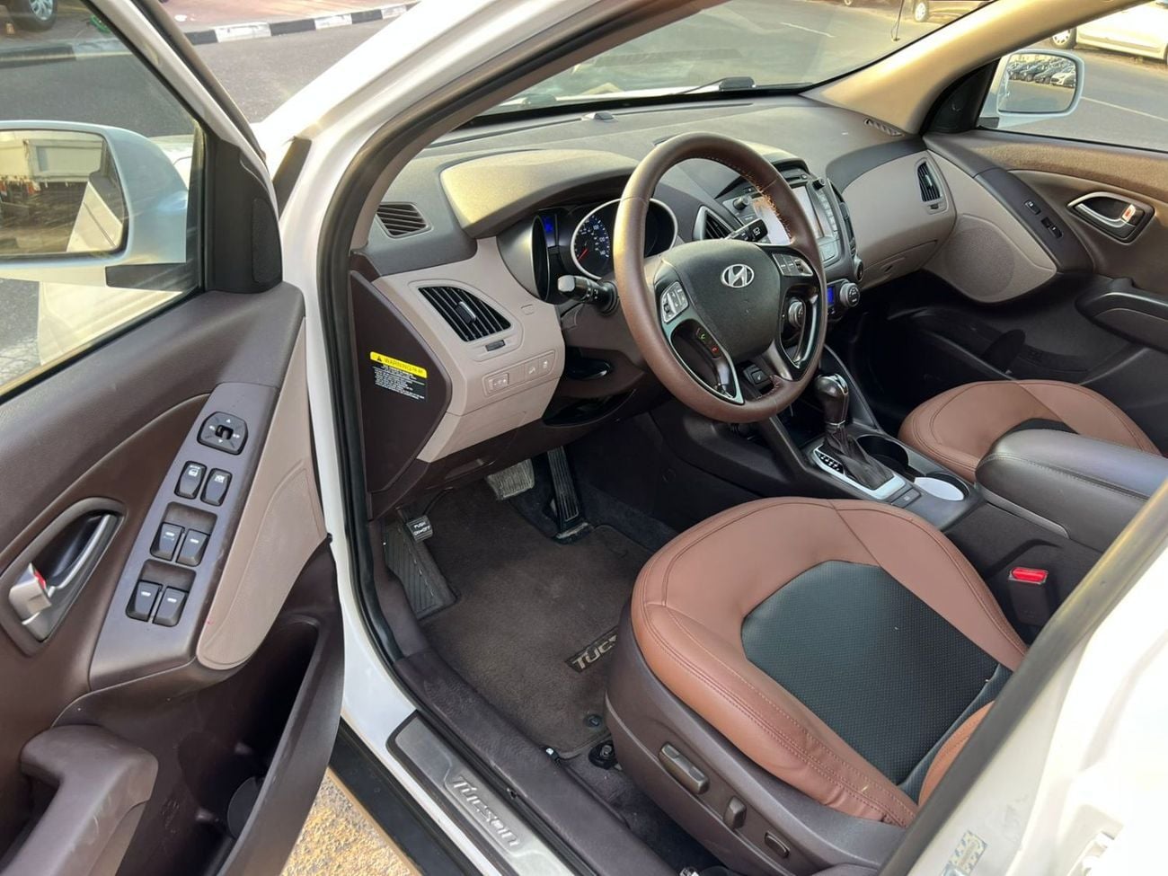 هيونداي توسون  2014 Hyundai Tucson 2.4L V4 - Rear Camera - panoramic sunroof - Leather Seats