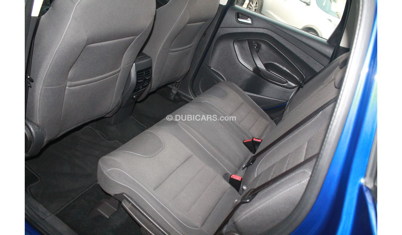 Ford Escape 2.5L SE 2016 GCC SPECS WITH DEALER WARRANTY